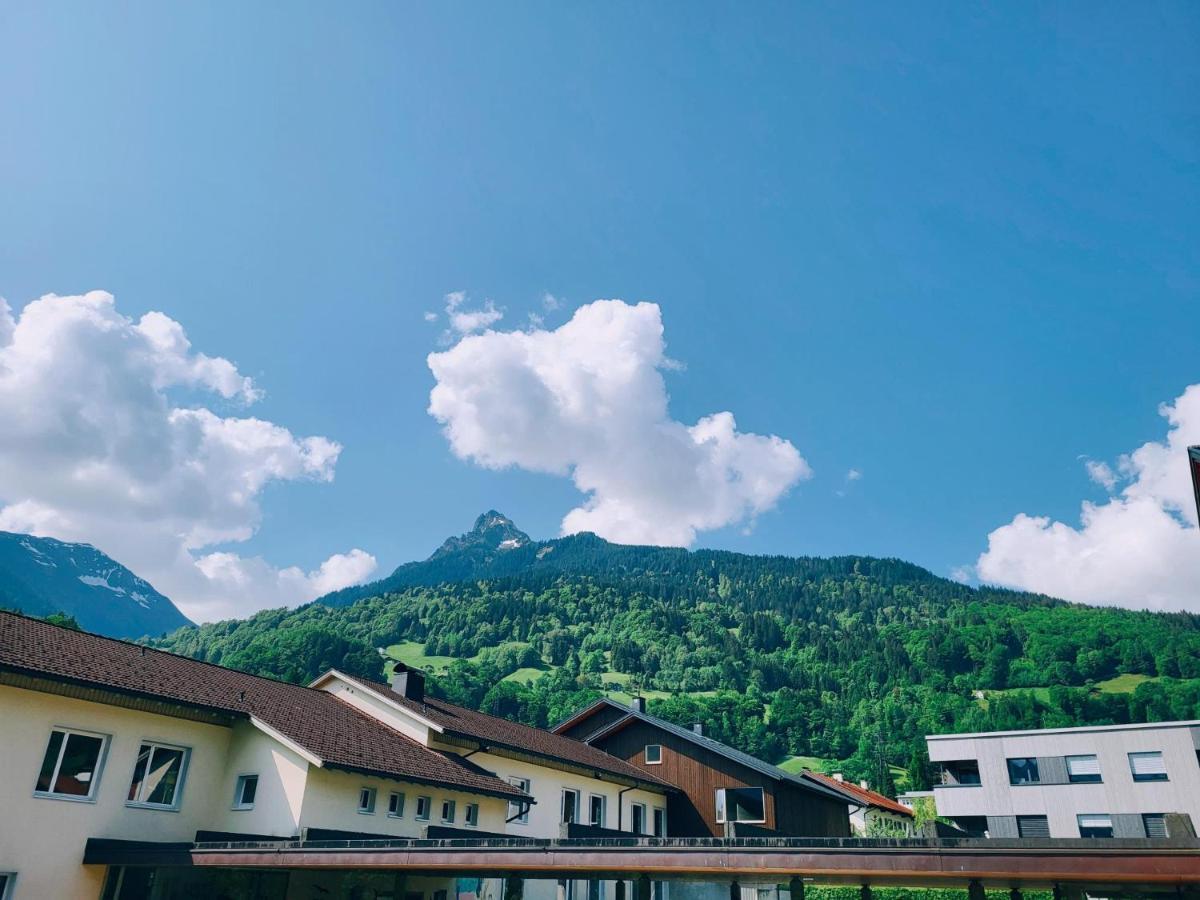 Wanderhotel Garni Cresta Schruns ภายนอก รูปภาพ