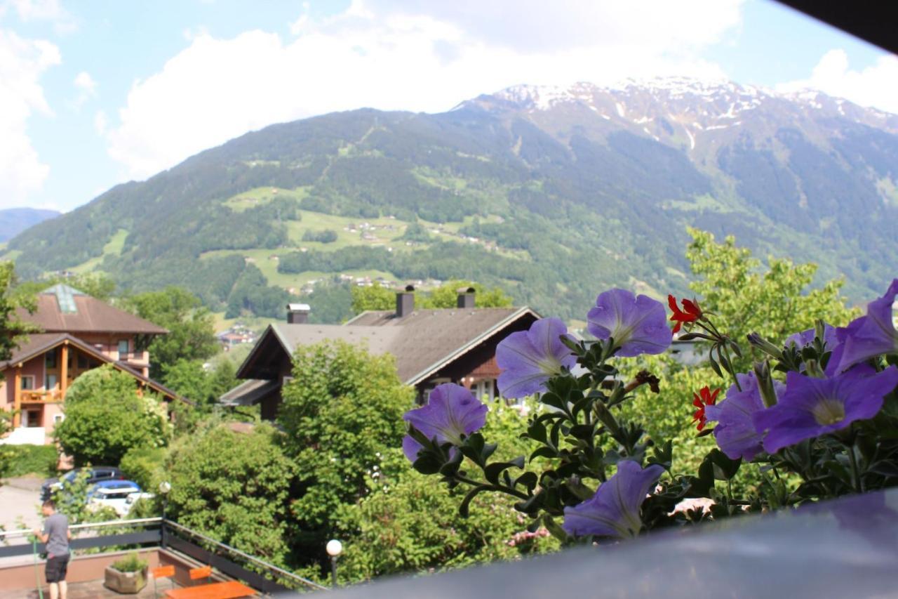 Wanderhotel Garni Cresta Schruns ภายนอก รูปภาพ