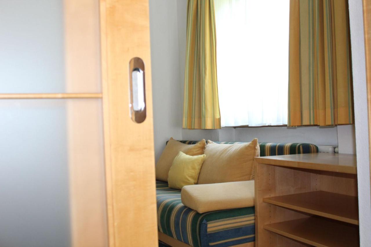 Wanderhotel Garni Cresta Schruns ภายนอก รูปภาพ